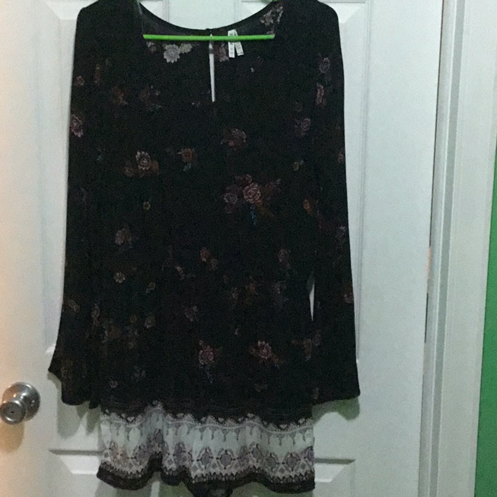Mudd Pretty Floral Romper